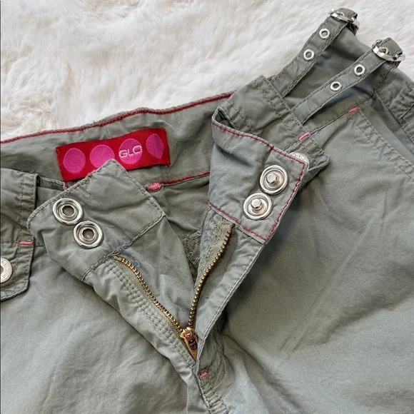 Y2K Stylish GLO Utility Candy Raver Cargo Capri Pants - Picture 7 of 14